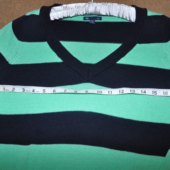 gap green striped sweater